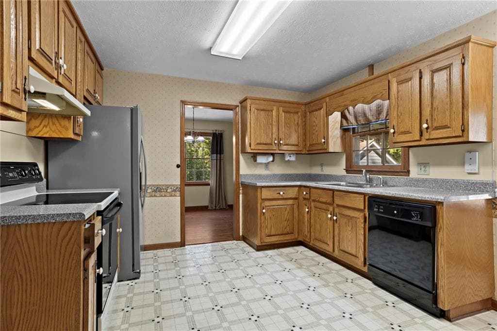 3 bedroom, 2 bathroom, 1,704 sq ft single family residence for sale at 3727 Bowline Circle, Acworth, GA 30102 — photo 10