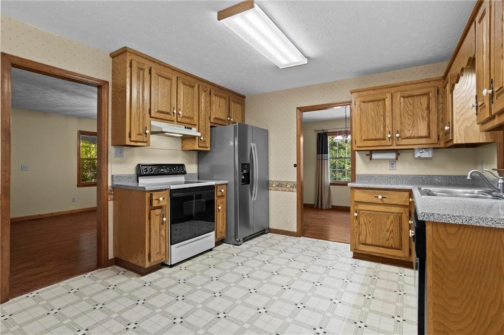 3 bedroom, 2 bathroom, 1,704 sq ft single family residence for sale at 3727 Bowline Circle, Acworth, GA 30102 — photo 7