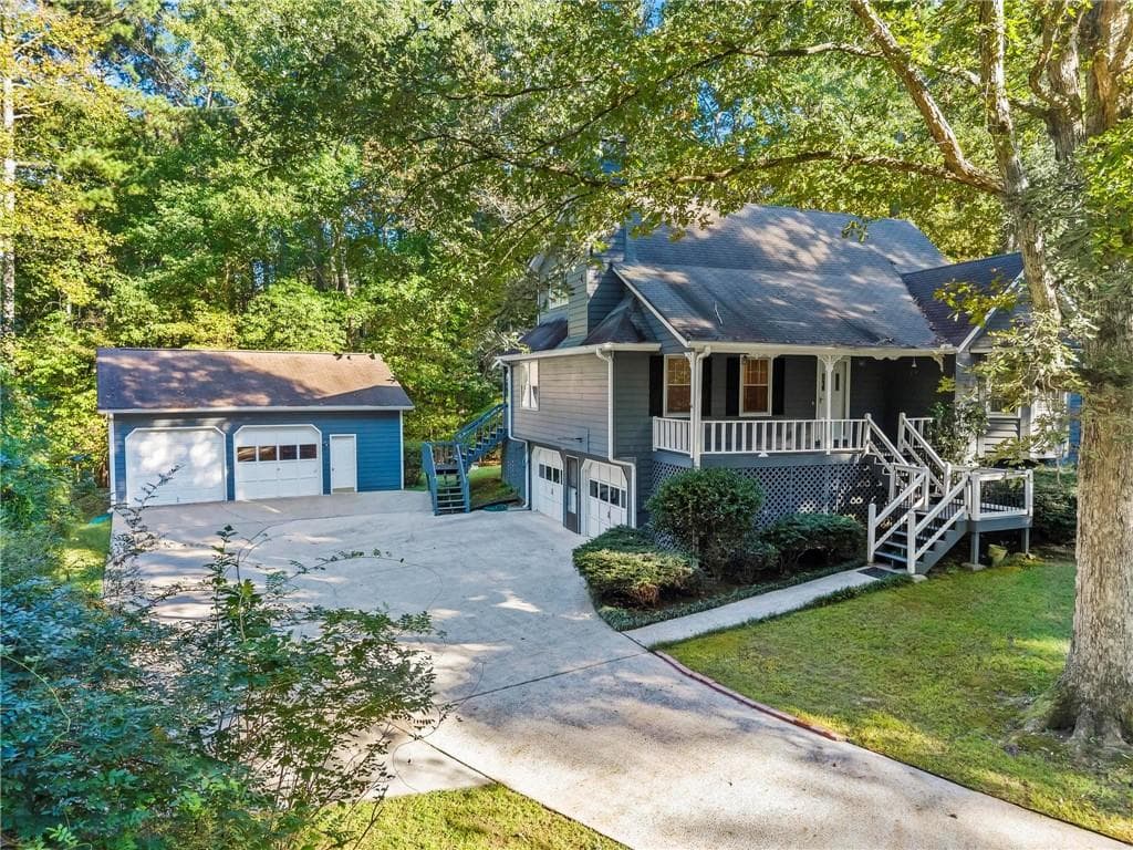 3 bedroom, 2 bathroom, 1,704 sq ft single family residence for sale at 3727 Bowline Circle, Acworth, GA 30102 — photo 2