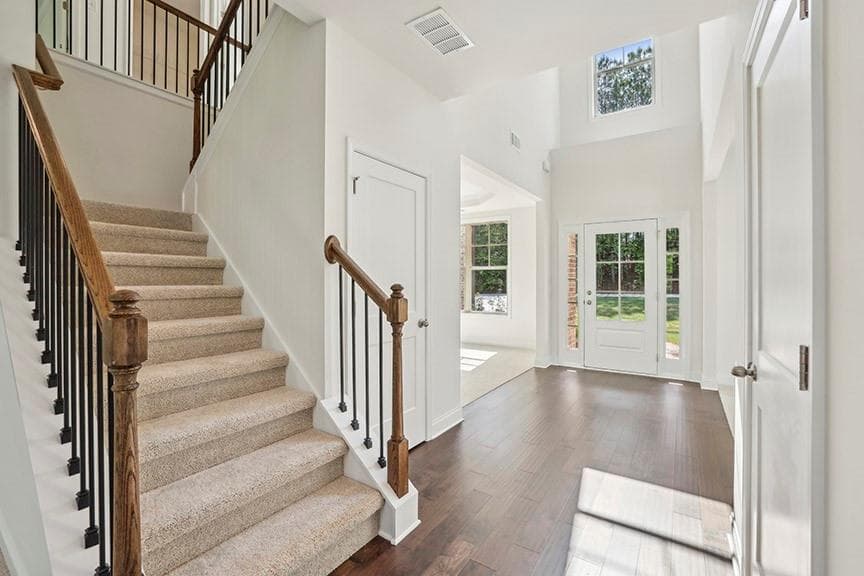 5 bedroom, 5 bathroom, 3,500 sq ft single family residence under contract at 5986 Creek Indian Drive, Sugar Hill, GA 30518 — photo 5