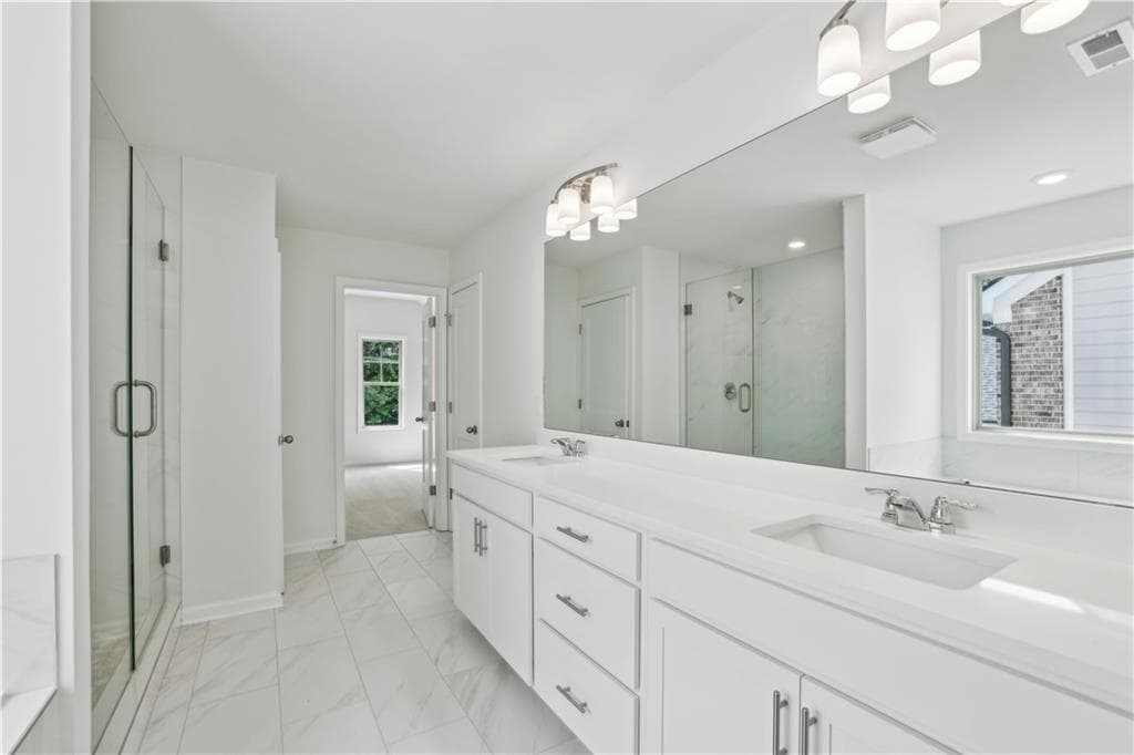 5 bedroom, 5 bathroom, 3,500 sq ft single family residence under contract at 5986 Creek Indian Drive, Sugar Hill, GA 30518 — photo 10