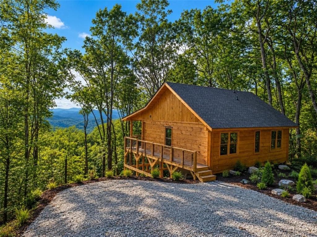 2 bedroom, 2 bathroom, 1,000 sq ft single family residence for sale at 216 Conley Branch Road, Blue Ridge, GA 30513 — photo 4