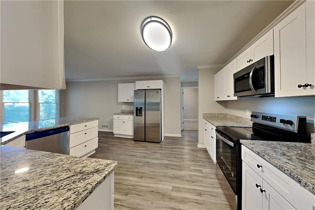 4 bedroom, 4 bathroom, 2,961 sq ft single family residence for rent at 5113 Oak Branch Lane, Acworth, GA 30102 for $2,690 a month — photo 5