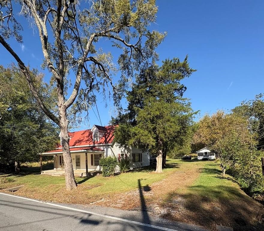 2 bedroom, 1 bathroom, 2,126 sq ft single family residence for sale at 238 Russell Hill Road, Sugar Valley, GA 30746 — photo 2