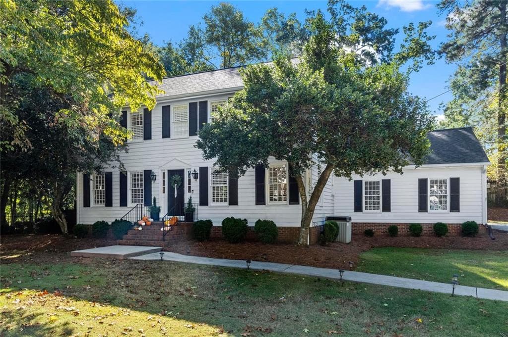 3 bedroom, 3 bathroom, 2,712 sq ft single family residence for sale at 1961 Mount Vernon Road, Dunwoody, GA 30338 — photo 1 of 32