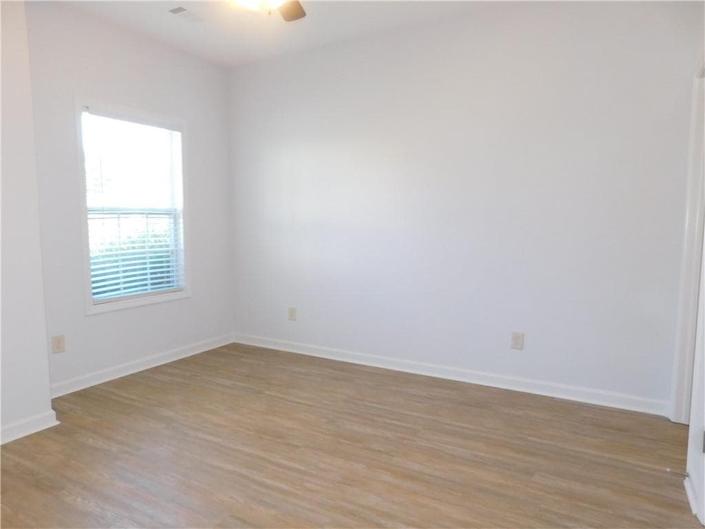 2 bedroom, 2 bathroom duplex for rent at 27 A Lora Lane, Dawsonville, GA 30534 for $1,430 a month — photo 5