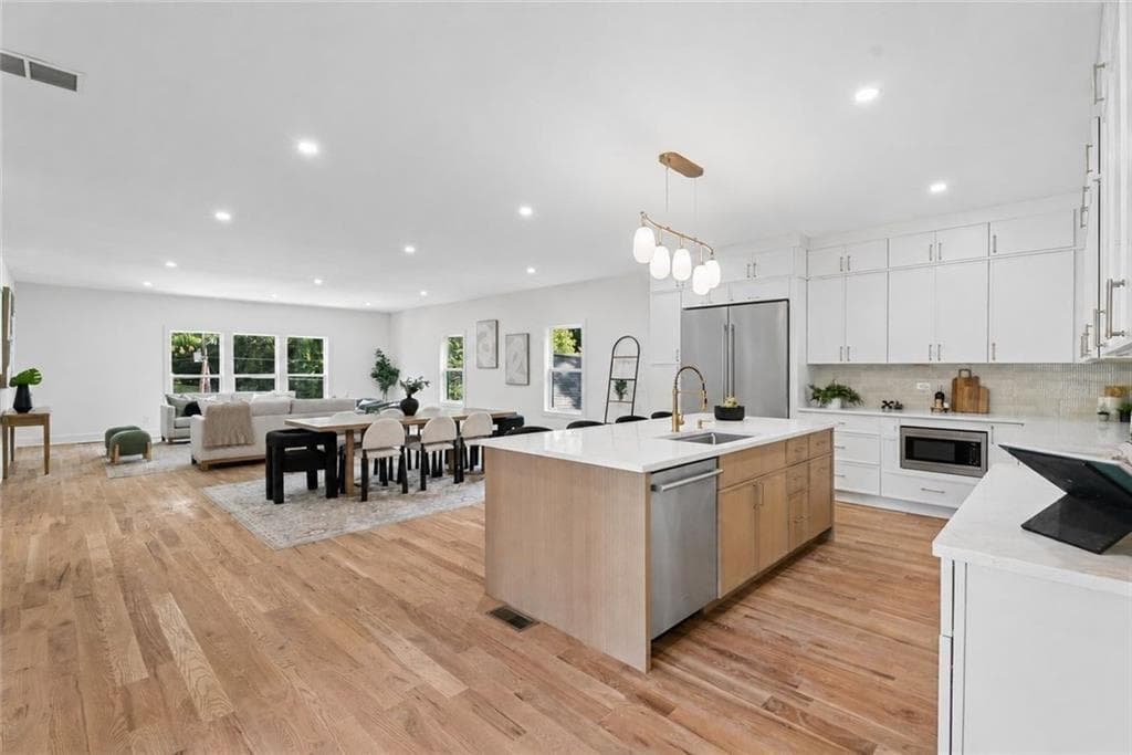 5 bedroom, 4 bathroom, 3,932 sq ft single family residence for sale at 953 Ormewood Avenue, Atlanta, GA 30316 — photo 7