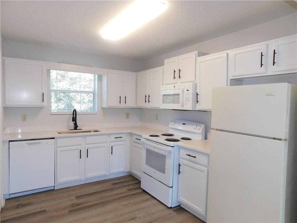 2 bedroom, 1 bathroom, 864 sq ft apartment for rent at 31 P Rock Garden Place, Dahlonega, GA 30533 for $1,130 a month — photo 5