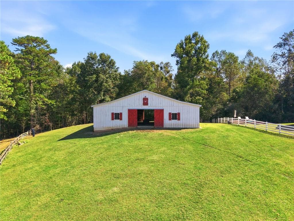 4 bedroom, 3 bathroom, 3,329 sq ft single family residence for sale at 6140 Cartersville Highway, Dallas, GA 30132 — photo 3