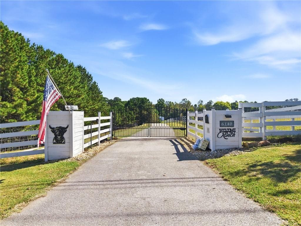 4 bedroom, 3 bathroom, 3,329 sq ft single family residence for sale at 6140 Cartersville Highway, Dallas, GA 30132 — photo 2