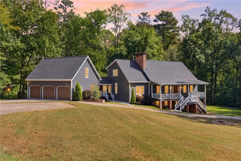 5 bedroom, 4 bathroom, 4,542 sq ft single family residence for sale at 13488 Holly Road, Roswell, GA 30075 — photo 2