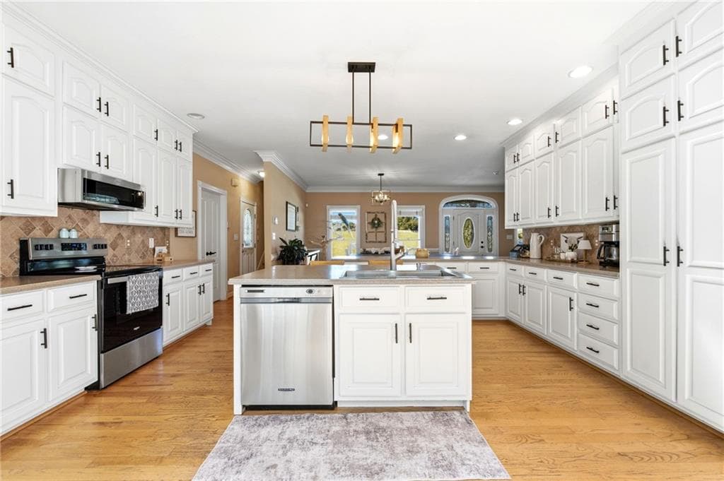 4 bedroom, 3 bathroom, 3,329 sq ft single family residence for sale at 6140 Cartersville Highway, Dallas, GA 30132 — photo 10