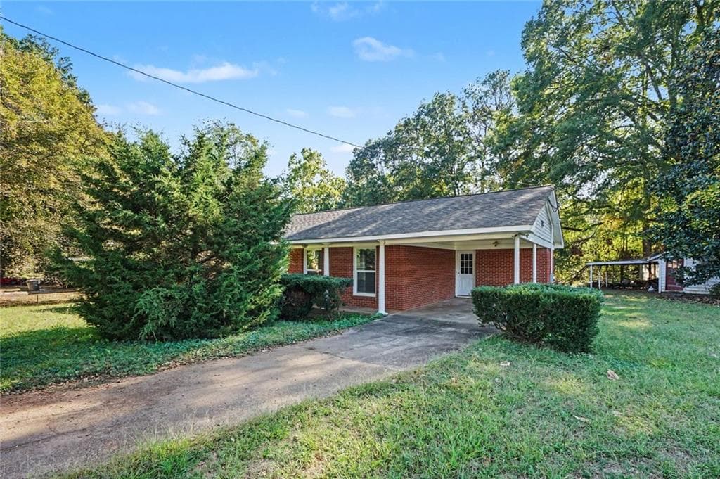 3 bedroom, 2 bathroom, 1,527 sq ft single family residence for sale at 311 Bryant Road, Monroe, GA 30655