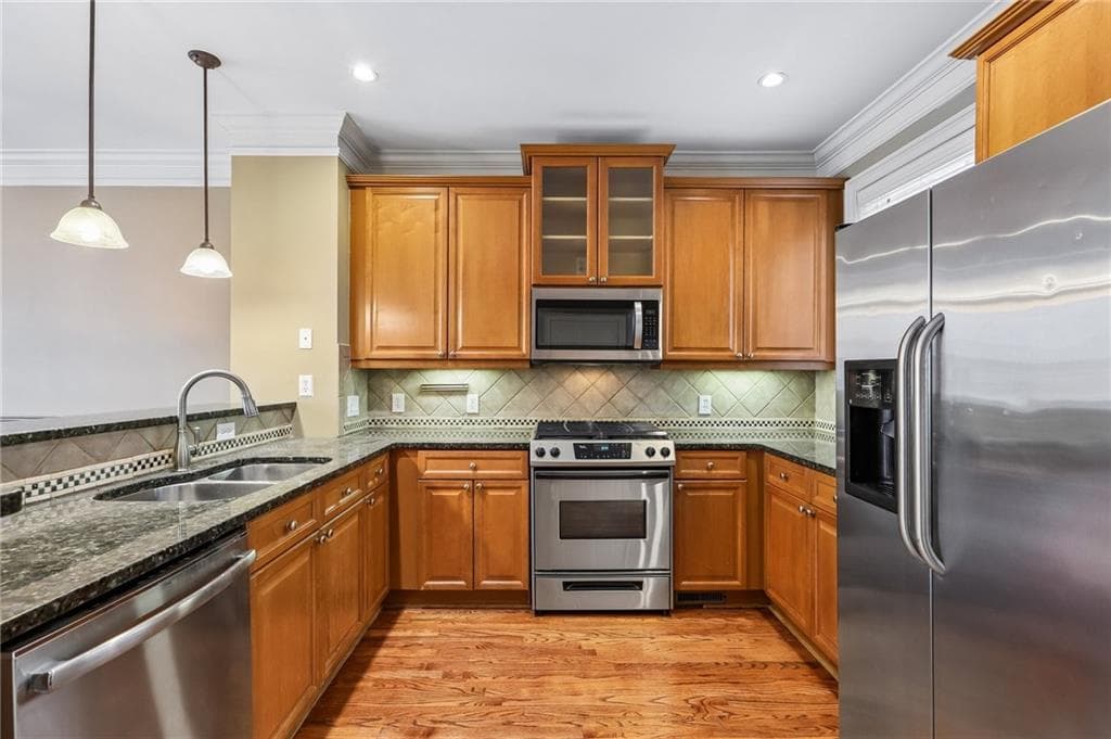 2 bedroom, 2 bathroom, 1,999 sq ft townhouse for sale at 1439 Ashford Creek Circle, Brookhaven, GA 30319 — photo 6