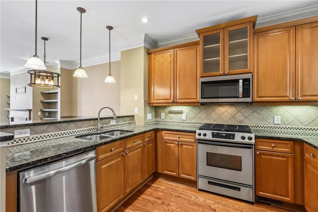 2 bedroom, 2 bathroom, 1,999 sq ft townhouse for sale at 1439 Ashford Creek Circle, Brookhaven, GA 30319 — photo 7