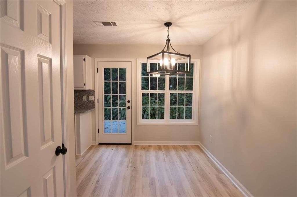 3 bedroom, 2 bathroom, 1,062 sq ft single family residence under contract at 2460 Ashwood Way, Gainesville, GA 30507 — photo 10
