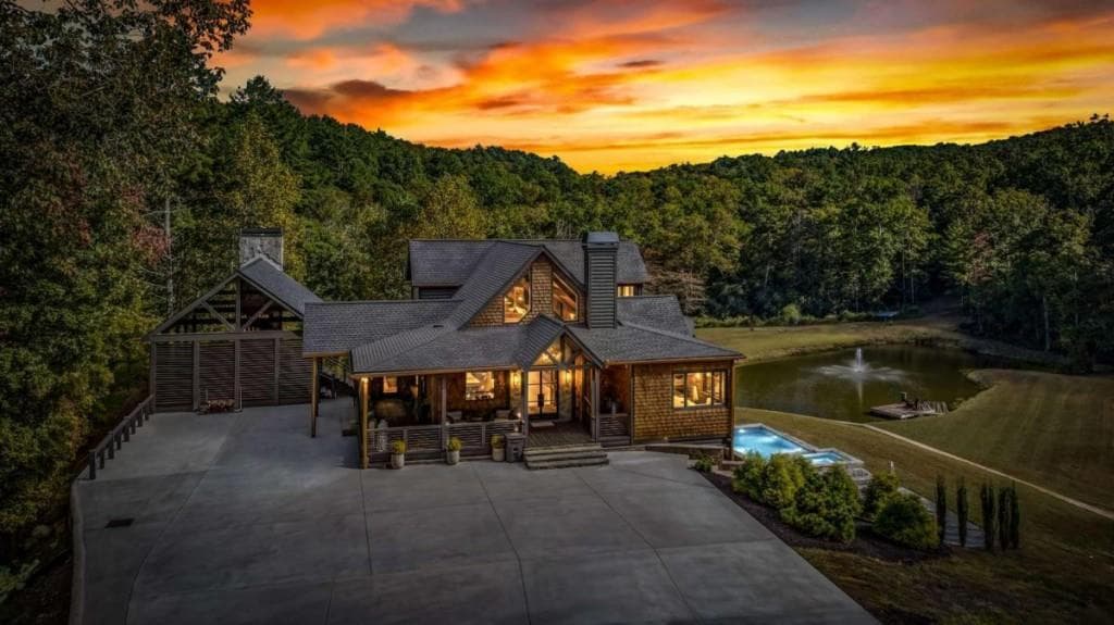 4 bedroom, 5 bathroom, 4,300 sq ft single family residence for sale at 509 Wisteria Lane, Morganton, GA 30560 — photo 1 of 94