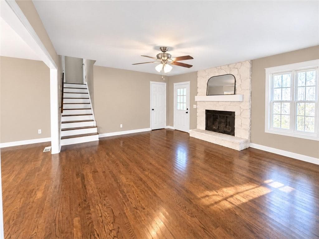 3 bedroom, 2 bathroom, 1,903 sq ft single family residence for sale at 2601 Sandy Court, Marietta, GA 30066 — photo 4