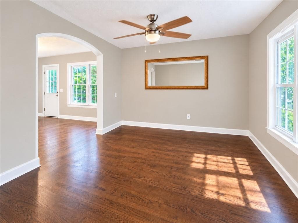 3 bedroom, 2 bathroom, 1,903 sq ft single family residence for sale at 2601 Sandy Court, Marietta, GA 30066 — photo 5