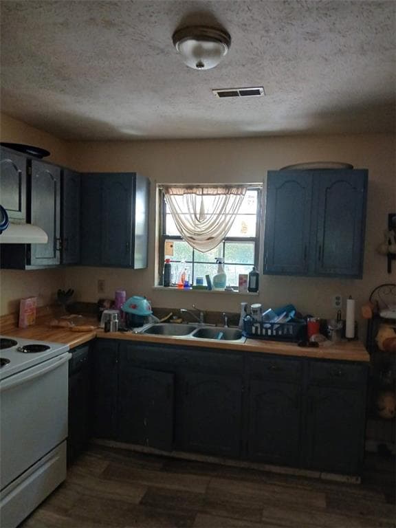 2 bedroom, 2 bathroom, 1,734 sq ft single family residence for sale at 501 Plainview Drive, Dalton, GA 30721 — photo 2