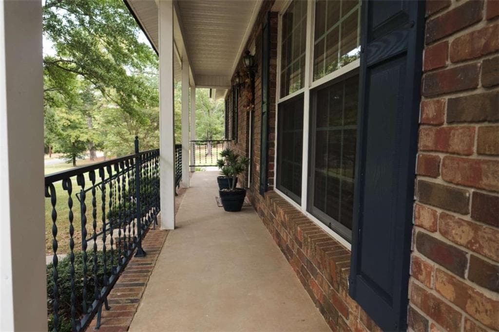 3 bedroom, 2 bathroom, 1,596 sq ft single family residence for sale at 345 SE Old Rockmart Road, Silver Creek, GA 30173 — photo 4