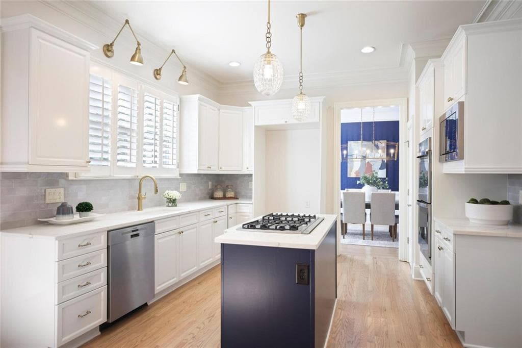 5 bedroom, 5 bathroom, 4,180 sq ft single family residence for sale at 12 Bonnie Lane, Sandy Springs, GA 30328 — photo 3