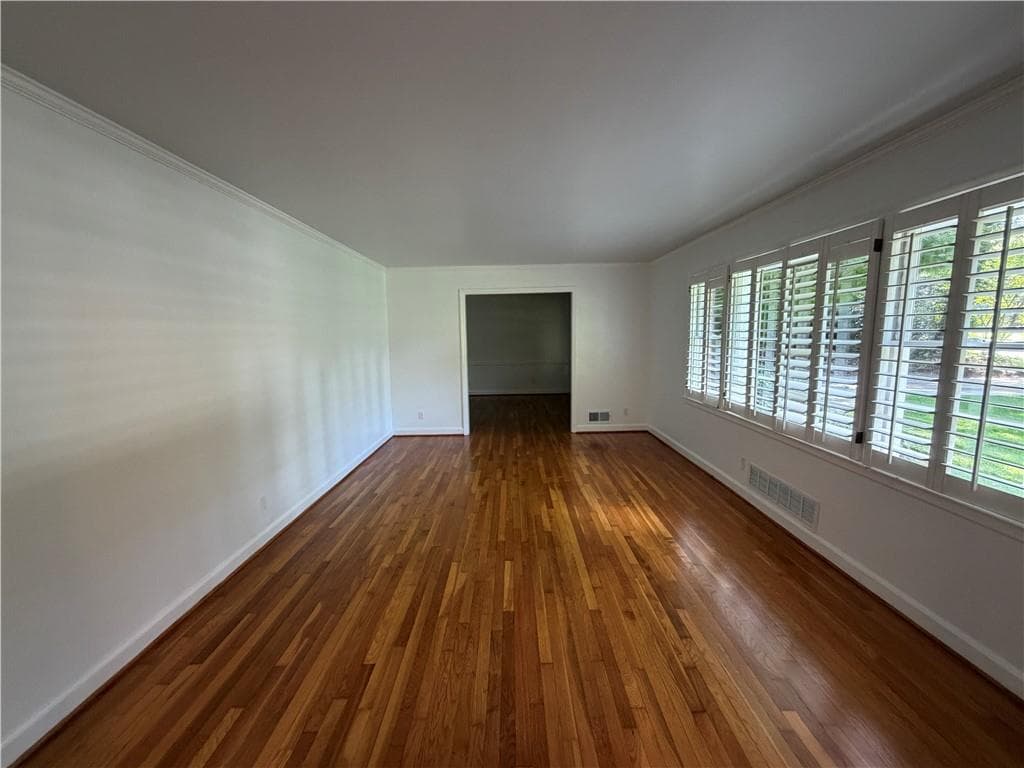 3 bedroom, 2 bathroom, 1,885 sq ft single family residence for sale at 6651 Castleton Drive, Sandy Springs, GA 30328 — photo 4