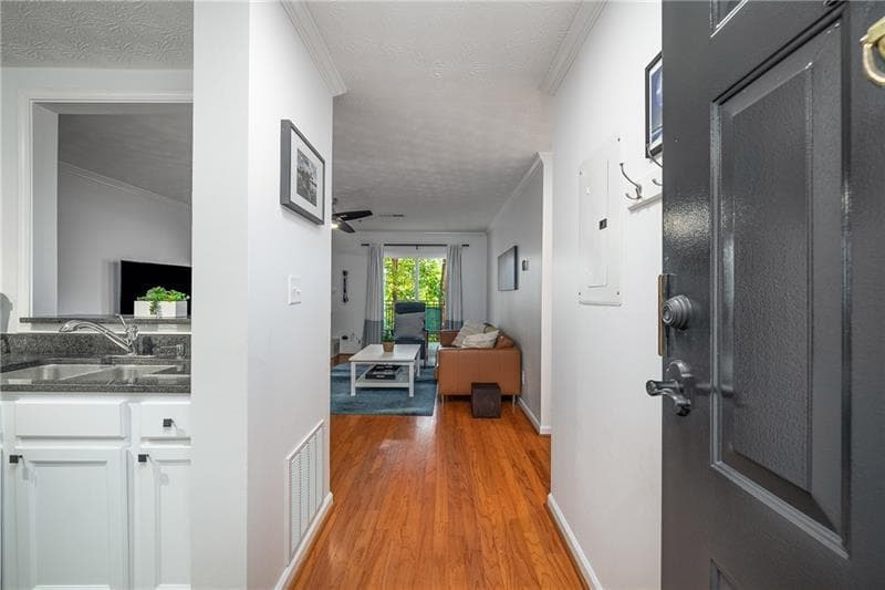 1 bedroom, 1 bathroom, 840 sq ft condominium for sale at 970 Sidney Marcus Boulevard 2211, Atlanta, GA 30324 — photo 2