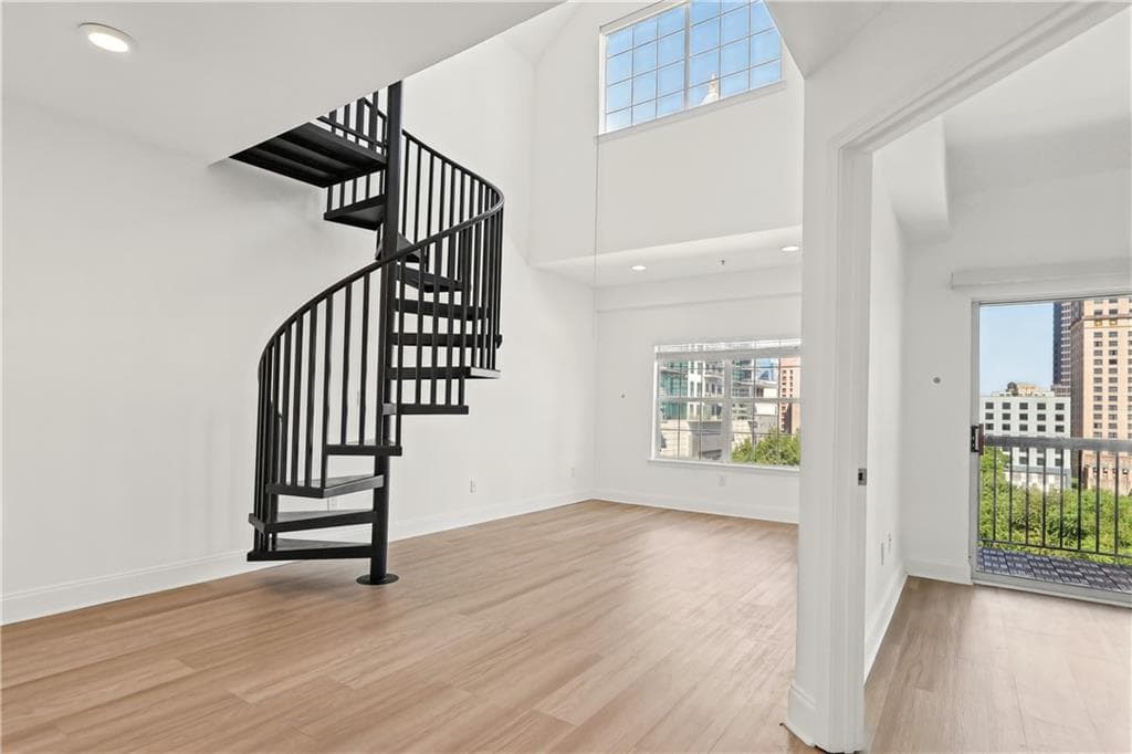 2 bedroom, 2 bathroom, 1,000 sq ft condominium for sale at 1075 NE Peachtree Walk A517, Atlanta, GA 30309 — photo 4
