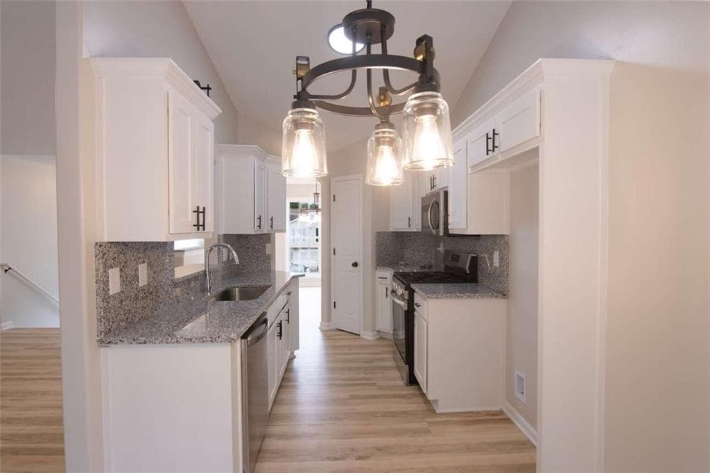 4 bedroom, 3 bathroom, 2,055 sq ft single family residence for sale at 111 Pinkston Court, Winder, GA 30680 — photo 9