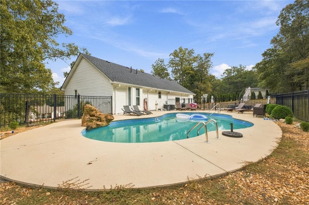 4 bedroom, 3 bathroom, 2,930 sq ft single family residence for sale at 50 Pond Mill Court, Silver Creek, GA 30173 — photo 3