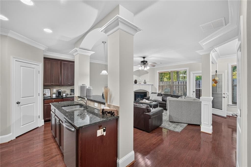 3 bedroom, 3 bathroom, 1,996 sq ft townhouse for sale at 3228 Claudia Place, Peachtree Corners, GA 30092 — photo 8
