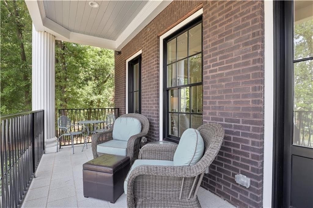 3 bedroom, 3 bathroom, 2,650 sq ft condominium for sale at 81 Thompson Street 101, Alpharetta, GA 30009 — photo 4