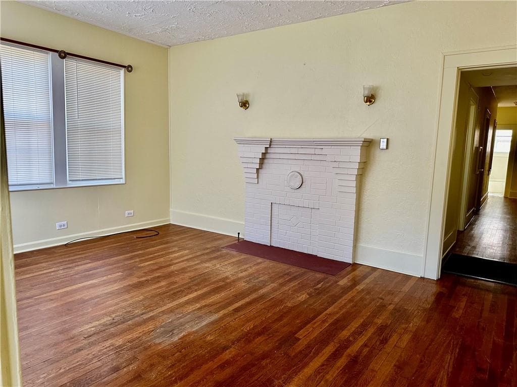 2 bedroom, 1 bathroom, 1,921 sq ft duplex for rent at 403 E Elm Street, Rockmart, GA 30153 for $1,000 a month — photo 3