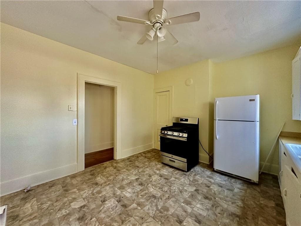 2 bedroom, 1 bathroom, 1,921 sq ft duplex for rent at 403 E Elm Street, Rockmart, GA 30153 for $1,000 a month — photo 4