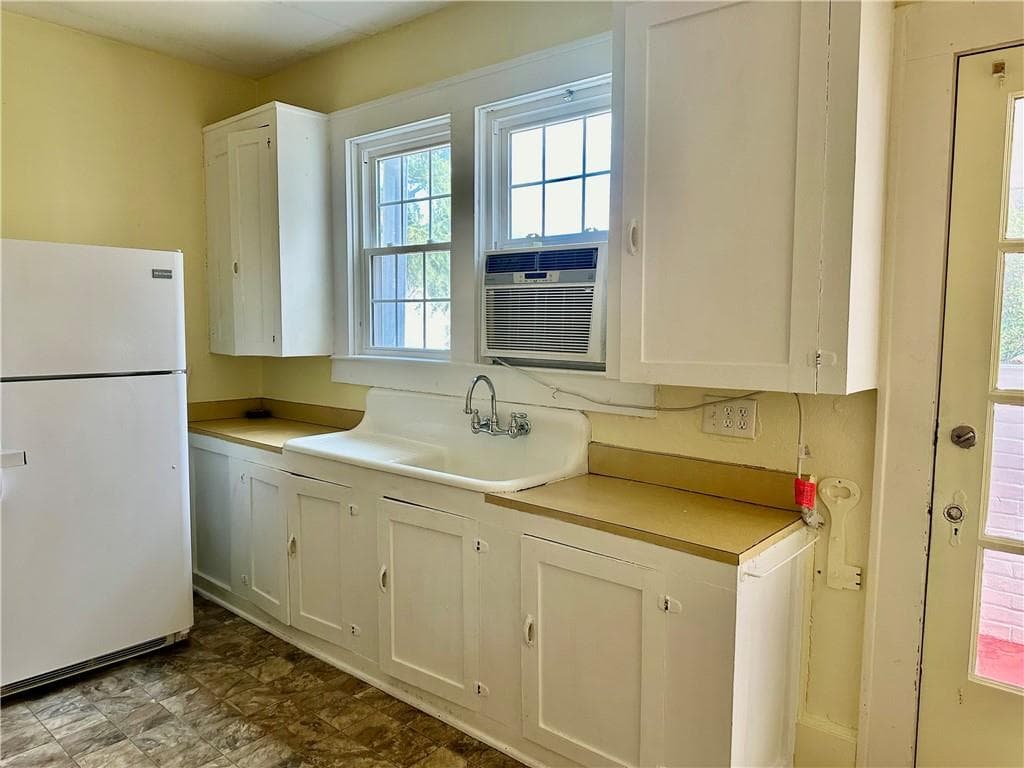 2 bedroom, 1 bathroom, 1,921 sq ft duplex for rent at 403 E Elm Street, Rockmart, GA 30153 for $1,000 a month — photo 5