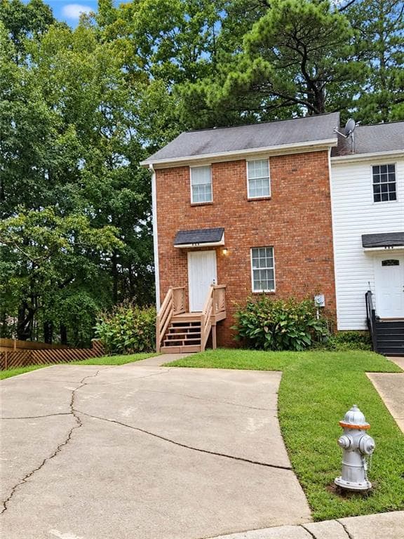 3 bedroom, 3 bathroom, 1,280 sq ft townhouse for rent at 764 Crestside Court, Austell, GA 30168 for $1,495 a month