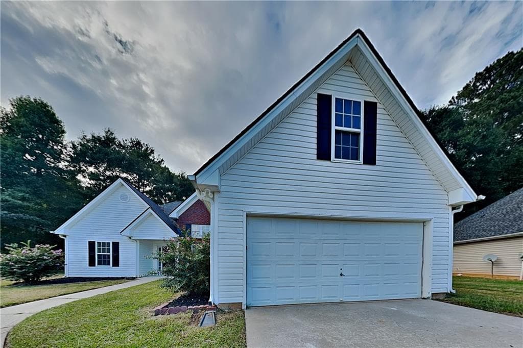 3 bedroom, 2 bathroom, 1,662 sq ft single family residence for rent at 4332 Beaverton Circle, Loganville, GA 30052 for $2,100 a month
