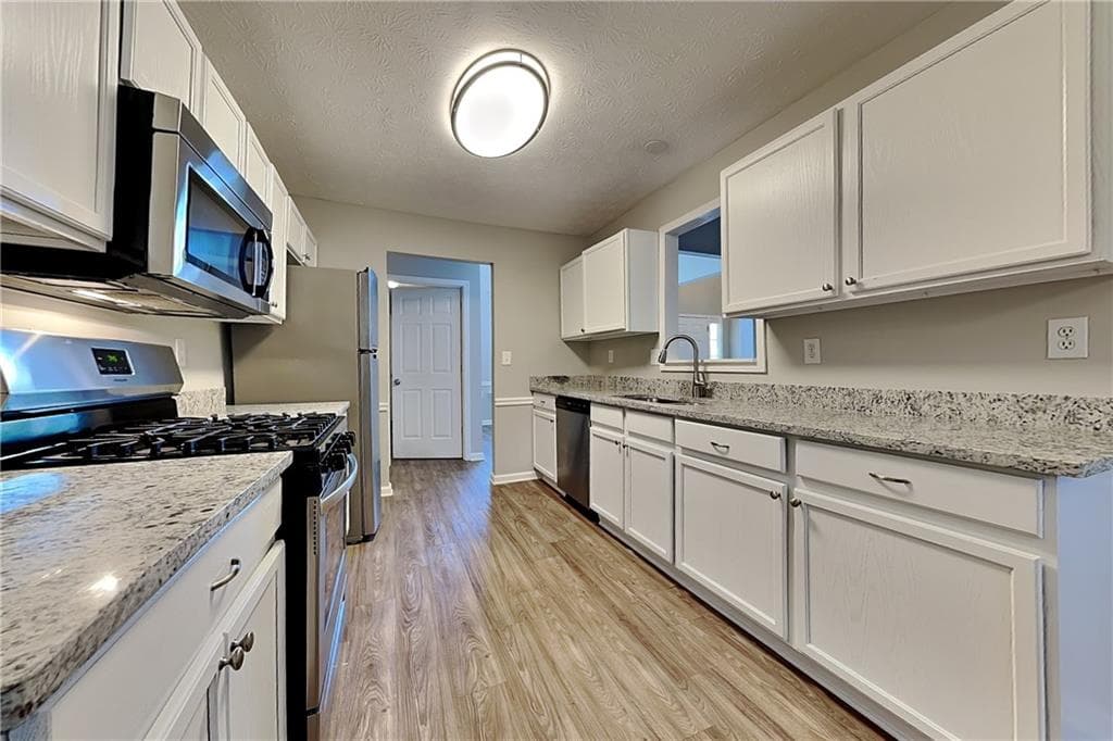 3 bedroom, 2 bathroom, 1,662 sq ft single family residence for rent at 4332 Beaverton Circle, Loganville, GA 30052 for $2,100 a month — photo 6