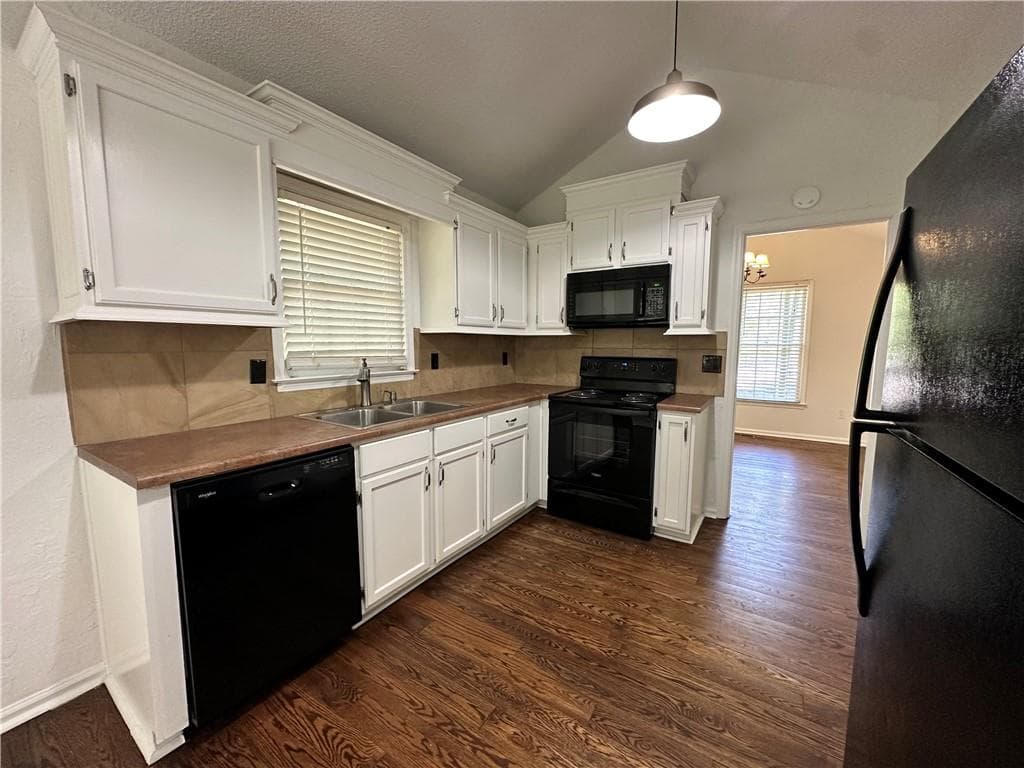 3 bedroom, 2 bathroom, 1,378 sq ft single family residence for rent at 4876 Muirwood Drive, Powder Springs, GA 30127 for $1,895 a month — photo 8