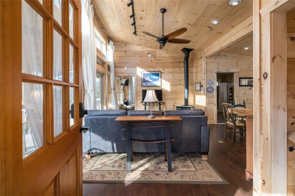 2 bedroom, 1,126 sq ft single family residence for sale at 21 Riverview Circle, Blue Ridge, GA 30513 — photo 7