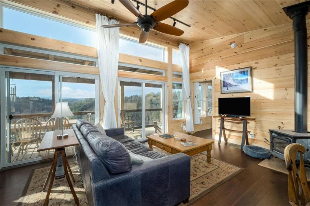 2 bedroom, 1,126 sq ft single family residence for sale at 21 Riverview Circle, Blue Ridge, GA 30513 — photo 8