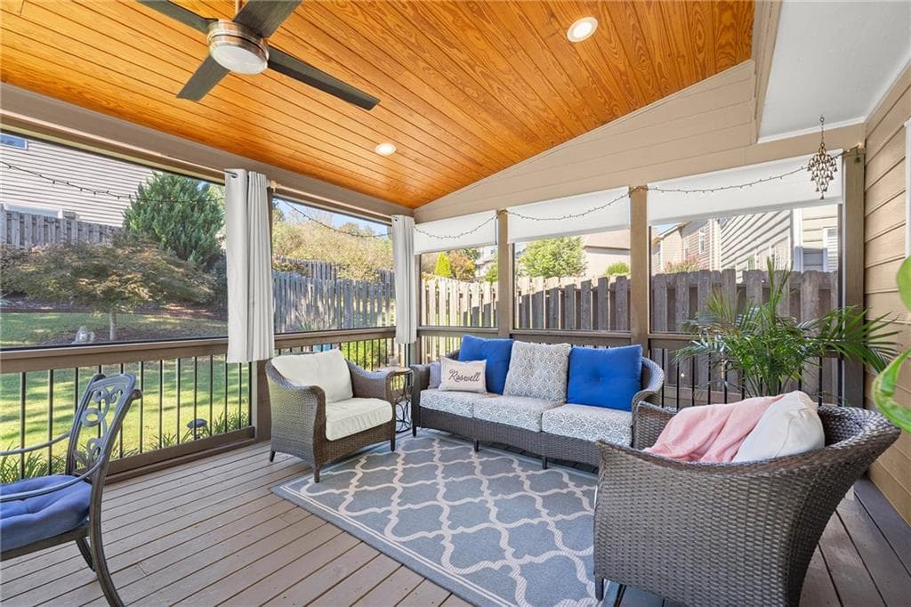 3 bedroom, 3 bathroom, 1,563 sq ft single family residence under contract at 13085 Crabapple Lake Drive, Roswell, GA 30076 — photo 3