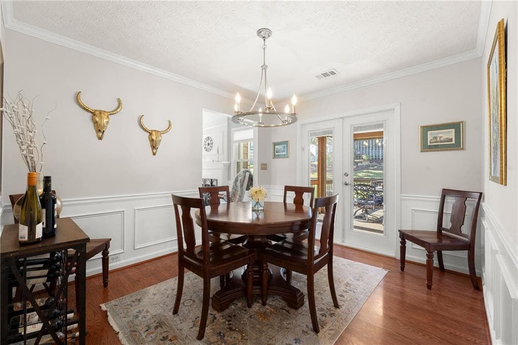 3 bedroom, 3 bathroom, 1,563 sq ft single family residence under contract at 13085 Crabapple Lake Drive, Roswell, GA 30076 — photo 5