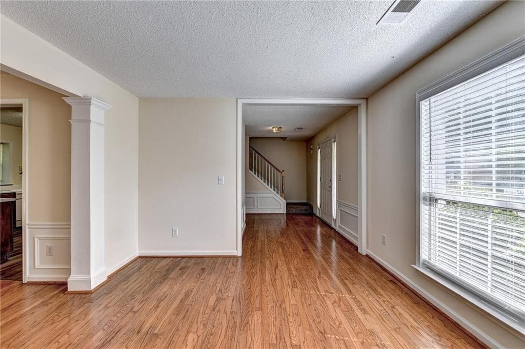 4 bedroom, 3 bathroom, 2,208 sq ft single family residence for rent at 4931 Bankside Way, Peachtree Corners, GA 30092 for $2,800 a month — photo 4