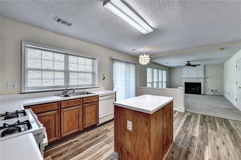 4 bedroom, 3 bathroom, 2,208 sq ft single family residence for rent at 4931 Bankside Way, Peachtree Corners, GA 30092 for $2,800 a month — photo 6