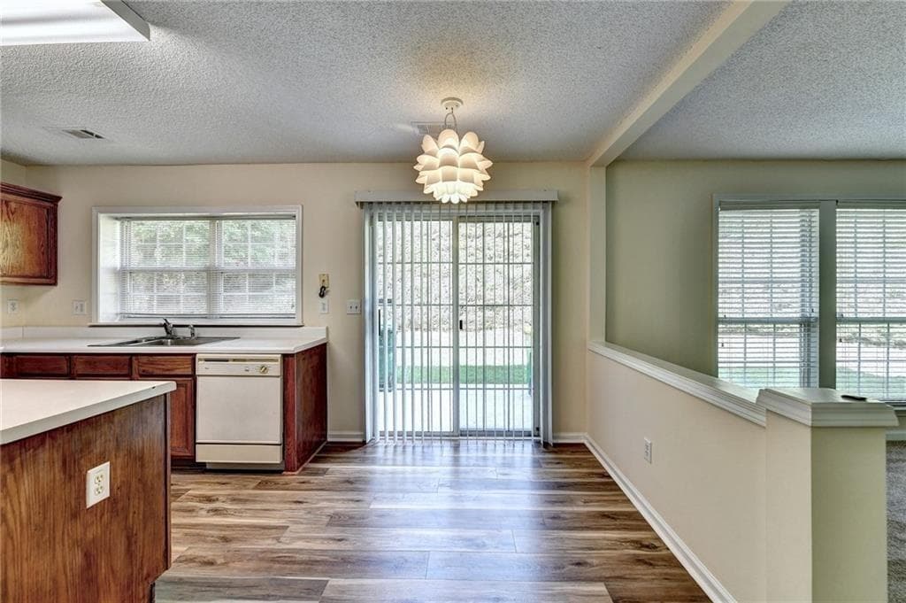 4 bedroom, 3 bathroom, 2,208 sq ft single family residence for rent at 4931 Bankside Way, Peachtree Corners, GA 30092 for $2,800 a month — photo 9