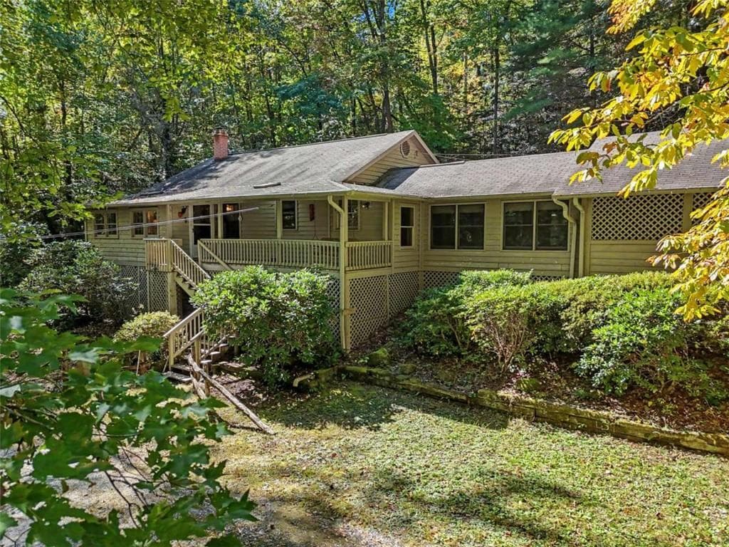 2 bedroom, 2 bathroom, 1,724 sq ft single family residence for sale at 596 Moses Road, Rabun Gap, GA 30568 — photo 2