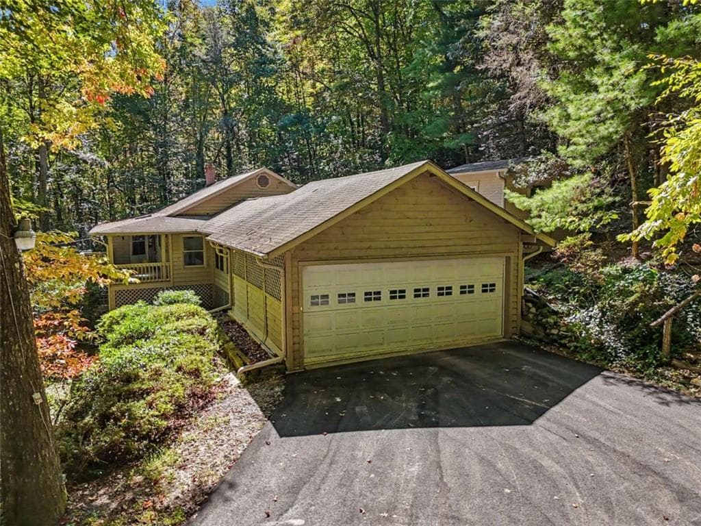 2 bedroom, 2 bathroom, 1,724 sq ft single family residence for sale at 596 Moses Road, Rabun Gap, GA 30568 — photo 3