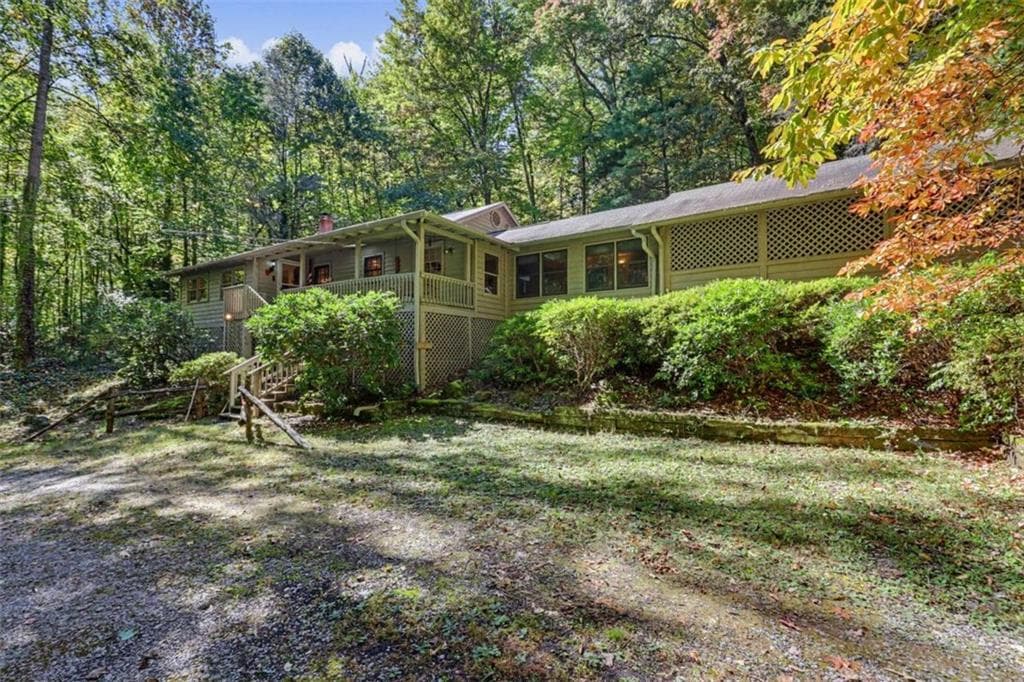 2 bedroom, 2 bathroom, 1,724 sq ft single family residence for sale at 596 Moses Road, Rabun Gap, GA 30568 — photo 8